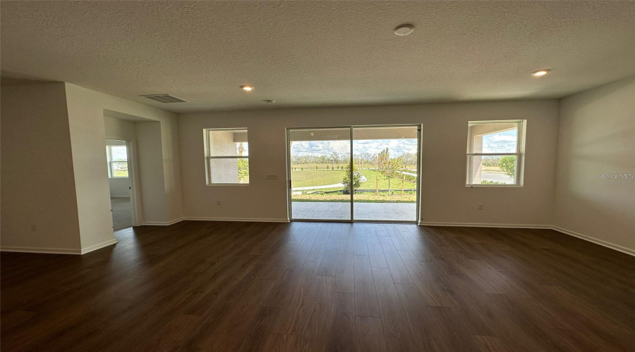 KISSIMMEE, Florida 34747, 4 Bedrooms Bedrooms, ,3 BathroomsBathrooms,Residential,For Sale,LAKESHORE BREEZE,0,MFRO6307440
