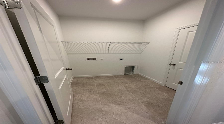 KISSIMMEE, Florida 34747, 4 Bedrooms Bedrooms, ,3 BathroomsBathrooms,Residential,For Sale,LAKESHORE BREEZE,0,MFRO6307440