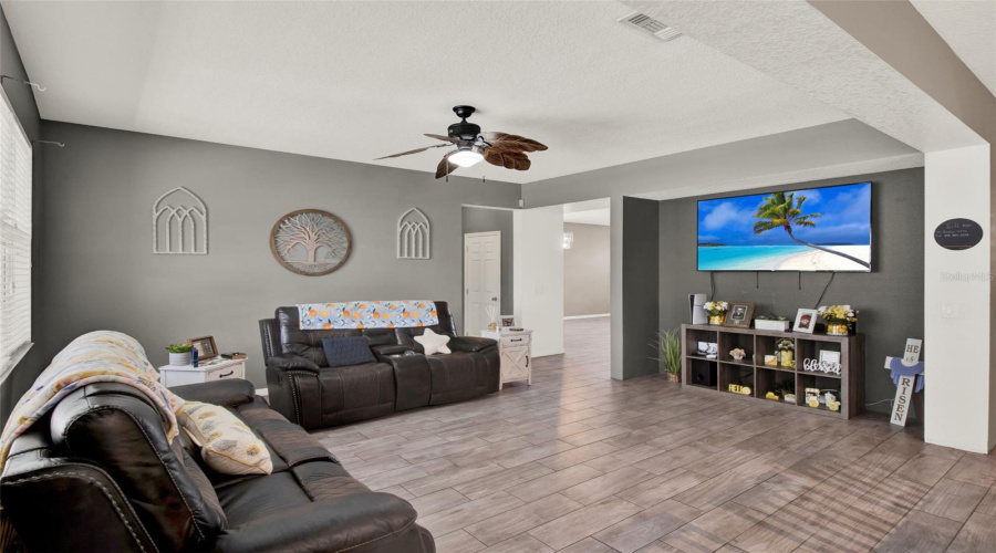 Davenport, Florida 33896, 5 Bedrooms Bedrooms, ,4 Bathroomsbathrooms,Residential,For Sale,Pine Ridge,Mfro6307100