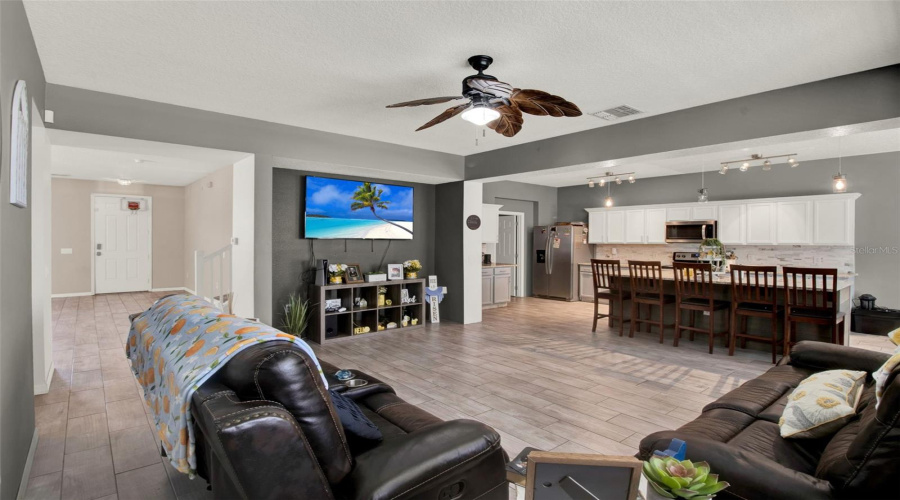 Davenport, Florida 33896, 5 Bedrooms Bedrooms, ,4 Bathroomsbathrooms,Residential,For Sale,Pine Ridge,Mfro6307100