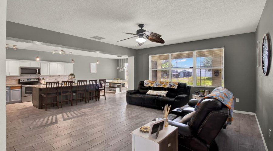 Davenport, Florida 33896, 5 Bedrooms Bedrooms, ,4 Bathroomsbathrooms,Residential,For Sale,Pine Ridge,Mfro6307100