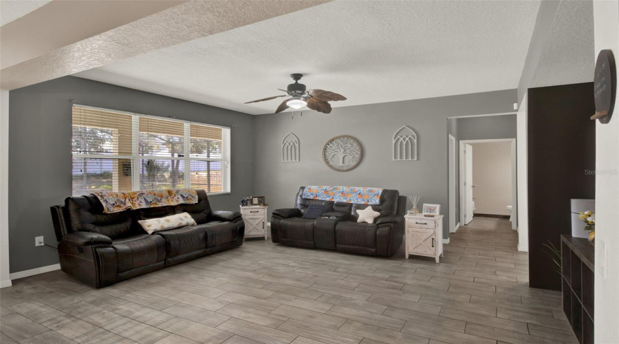 Davenport, Florida 33896, 5 Bedrooms Bedrooms, ,4 Bathroomsbathrooms,Residential,For Sale,Pine Ridge,Mfro6307100