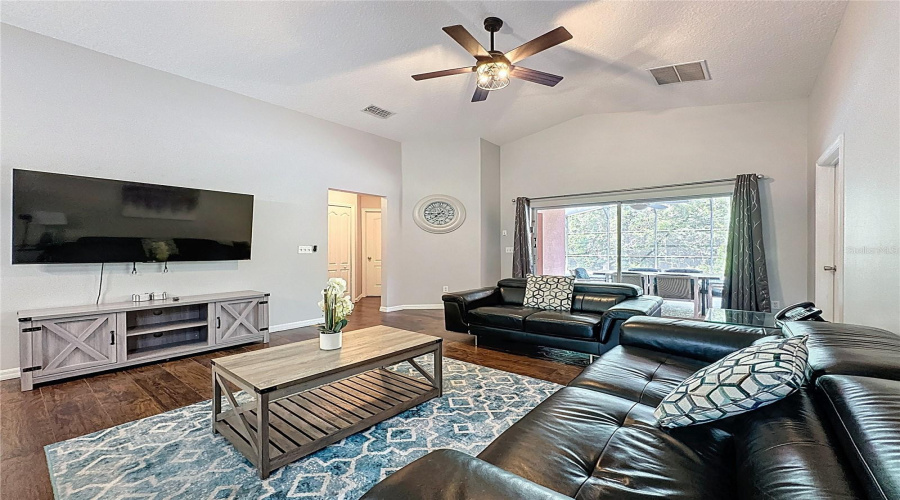 Davenport, Florida 33896, 5 Bedrooms Bedrooms, ,3 Bathroomsbathrooms,Residential,For Sale,Sandy Ridge,Mfrs5125253