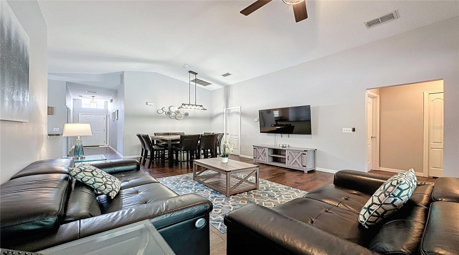 Davenport, Florida 33896, 5 Bedrooms Bedrooms, ,3 Bathroomsbathrooms,Residential,For Sale,Sandy Ridge,Mfrs5125253