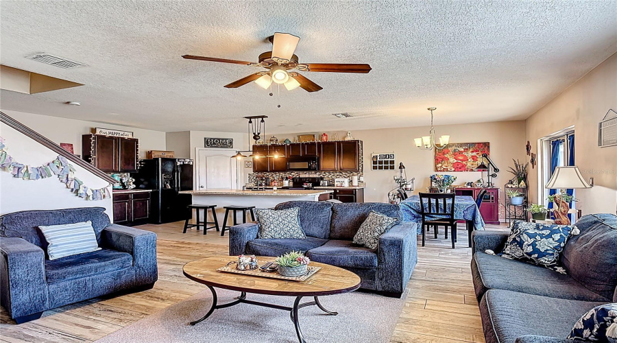 DAVENPORT, Florida 33897, 5 Bedrooms Bedrooms, ,3 BathroomsBathrooms,Residential,For Sale,LAZY WILLOW,0,MFRTB8383154