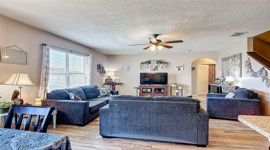 DAVENPORT, Florida 33897, 5 Bedrooms Bedrooms, ,3 BathroomsBathrooms,Residential,For Sale,LAZY WILLOW,0,MFRTB8383154