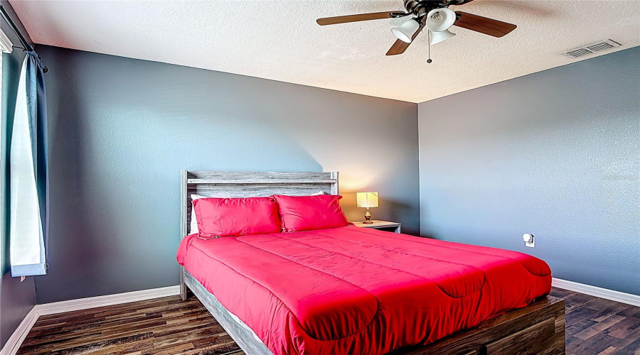 DAVENPORT, Florida 33897, 5 Bedrooms Bedrooms, ,3 BathroomsBathrooms,Residential,For Sale,LAZY WILLOW,0,MFRTB8383154