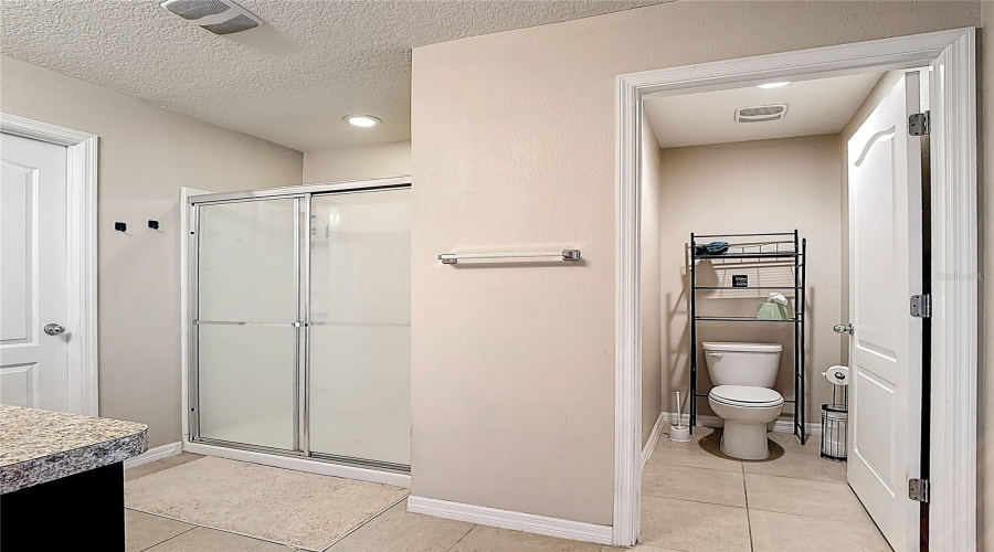 DAVENPORT, Florida 33897, 5 Bedrooms Bedrooms, ,3 BathroomsBathrooms,Residential,For Sale,LAZY WILLOW,0,MFRTB8383154