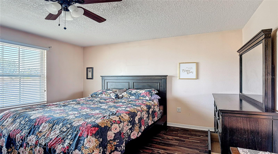 DAVENPORT, Florida 33897, 5 Bedrooms Bedrooms, ,3 BathroomsBathrooms,Residential,For Sale,LAZY WILLOW,0,MFRTB8383154