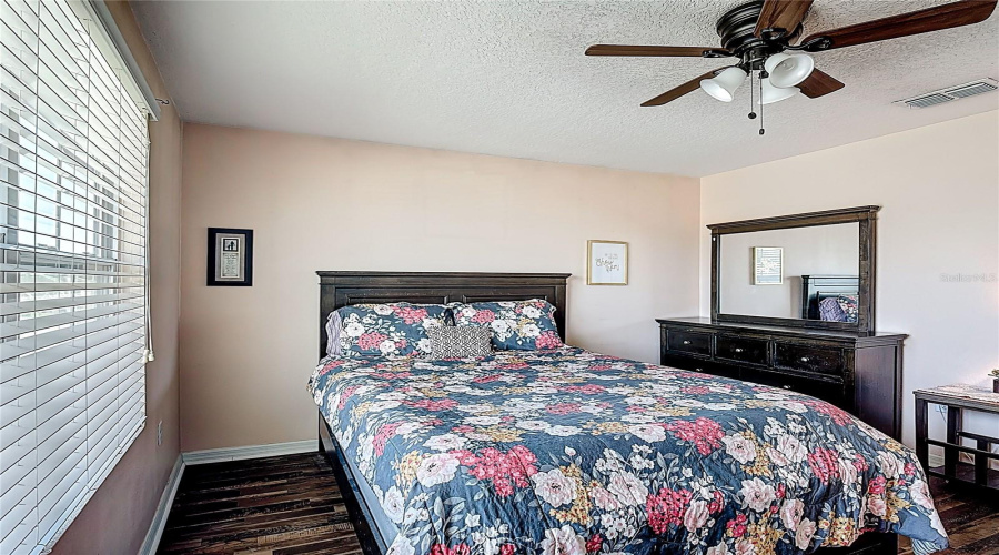 DAVENPORT, Florida 33897, 5 Bedrooms Bedrooms, ,3 BathroomsBathrooms,Residential,For Sale,LAZY WILLOW,0,MFRTB8383154