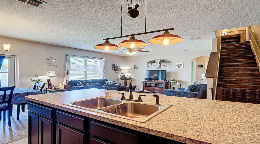DAVENPORT, Florida 33897, 5 Bedrooms Bedrooms, ,3 BathroomsBathrooms,Residential,For Sale,LAZY WILLOW,0,MFRTB8383154