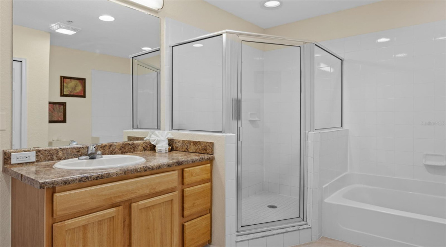 Kissimmee, Florida 34747, 3 Bedrooms Bedrooms, ,2 Bathroomsbathrooms,Residential,For Sale,Pirates Retreat,Mfrs5126514