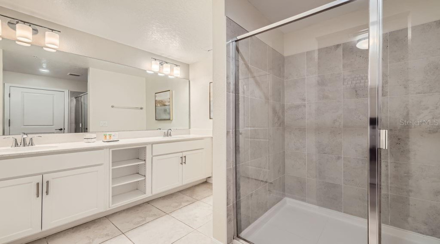 Kissimmee, Florida 34746, 2 Bedrooms Bedrooms, ,2 Bathroomsbathrooms,Residential,For Sale,Clock Tower,Mfro6307592