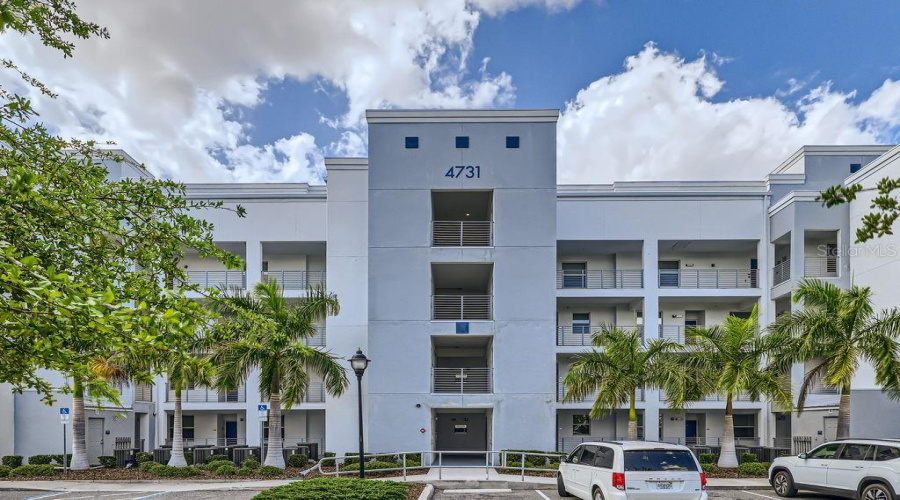 Kissimmee, Florida 34746, 2 Bedrooms Bedrooms, ,2 Bathroomsbathrooms,Residential,For Sale,Clock Tower,Mfro6307592