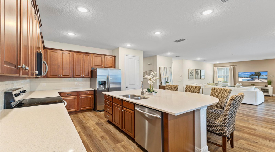 Kissimmee, Florida 34747, 5 Bedrooms Bedrooms, ,5 Bathroomsbathrooms,Residential,For Sale,Auburn,Mfro6306800