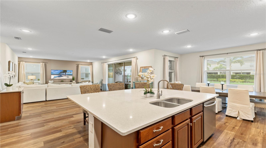 Kissimmee, Florida 34747, 5 Bedrooms Bedrooms, ,5 Bathroomsbathrooms,Residential,For Sale,Auburn,Mfro6306800