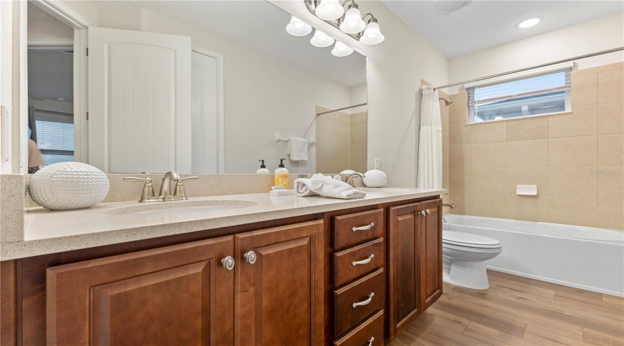 Kissimmee, Florida 34747, 5 Bedrooms Bedrooms, ,5 Bathroomsbathrooms,Residential,For Sale,Auburn,Mfro6306800