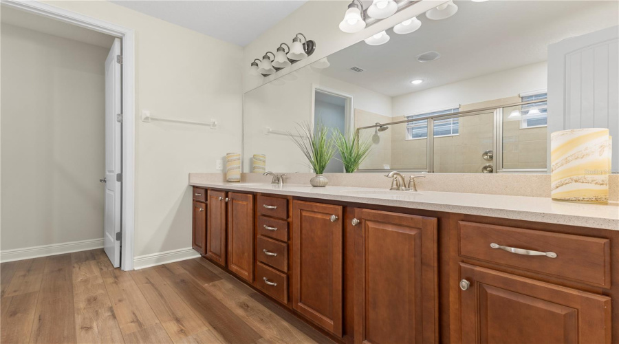 Kissimmee, Florida 34747, 5 Bedrooms Bedrooms, ,5 Bathroomsbathrooms,Residential,For Sale,Auburn,Mfro6306800