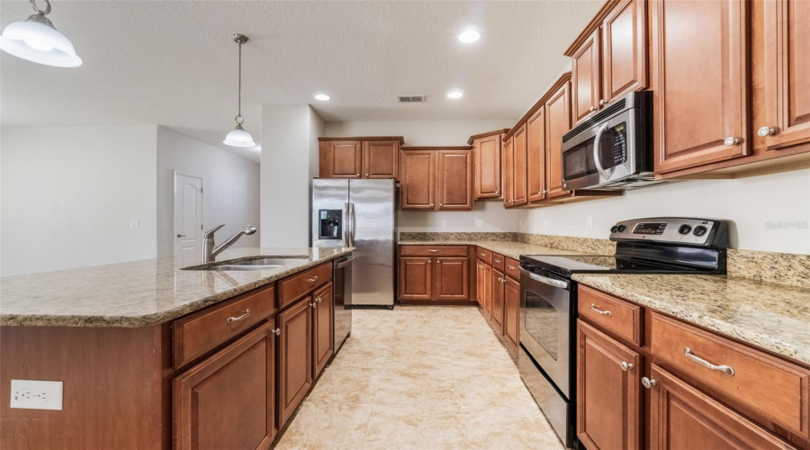 Davenport, Florida 33837, 4 Bedrooms Bedrooms, ,3 Bathroomsbathrooms,Residential,For Sale,Cortland,Mfrs5126618