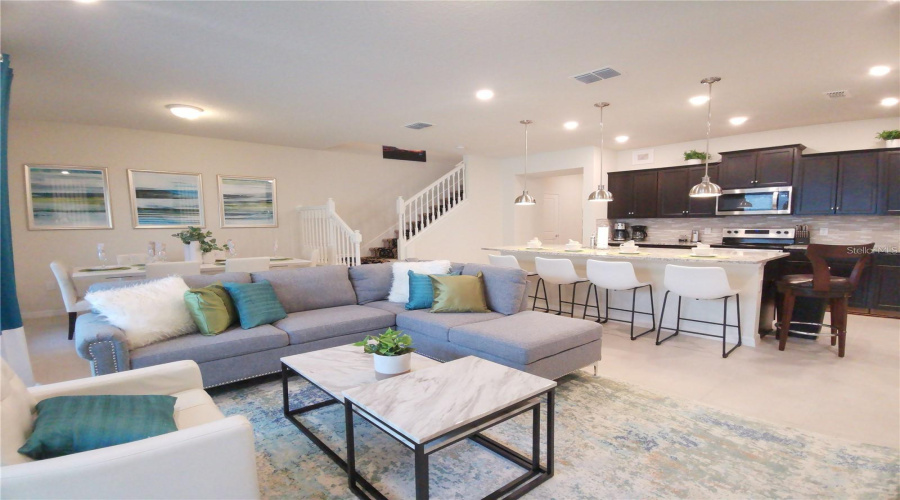DAVENPORT, Florida 33897, 5 Bedrooms Bedrooms, ,4 BathroomsBathrooms,Residential,For Sale,JETTY WAY,0,MFRO6305736