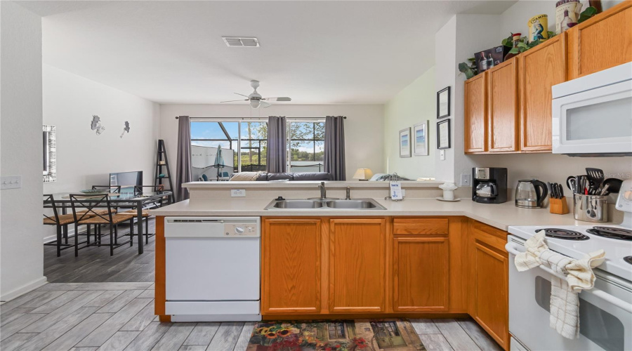 Kissimmee, Florida 34747, 3 Bedrooms Bedrooms, ,3 Bathroomsbathrooms,Residential,For Sale,Fitzclarence,Mfro6306447