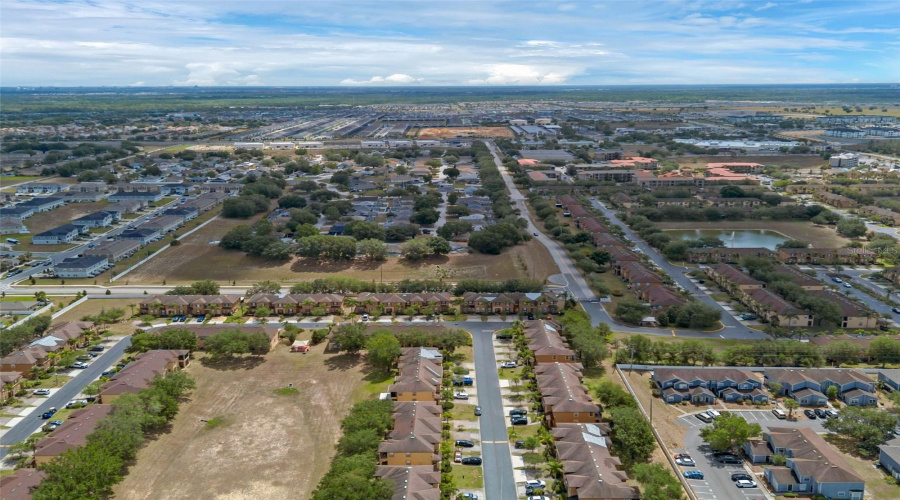 Davenport, Florida 33897, 4 Bedrooms Bedrooms, ,3 Bathroomsbathrooms,Residential,For Sale,Calabria,Mfro6307582