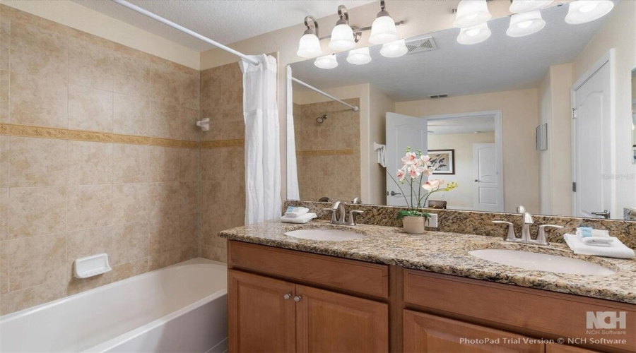 Kissimmee, Florida 34747, 4 Bedrooms Bedrooms, ,3 Bathroomsbathrooms,Residential,For Sale,Bismarck Palm,Mfro6307719