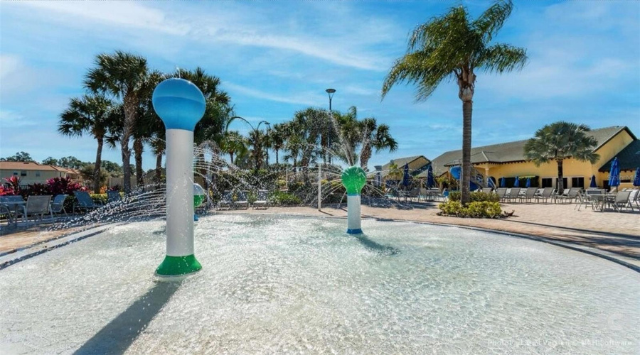 Kissimmee, Florida 34747, 4 Bedrooms Bedrooms, ,3 Bathroomsbathrooms,Residential,For Sale,Bismarck Palm,Mfro6307719
