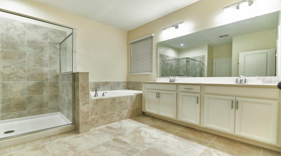 Kissimmee, Florida 34746, 4 Bedrooms Bedrooms, ,3 Bathroomsbathrooms,Residential,For Sale,Seven Canyons,Mfrs5126608