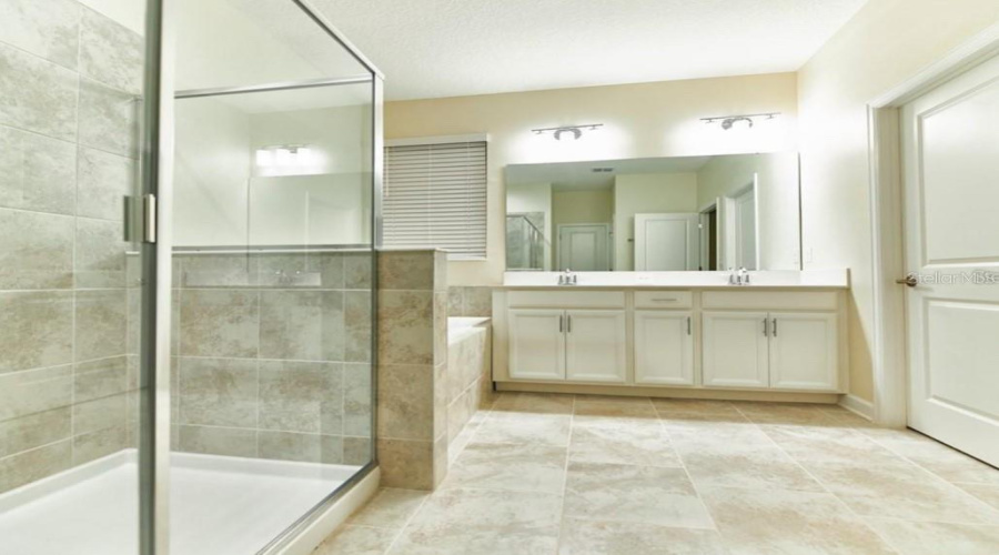Kissimmee, Florida 34746, 4 Bedrooms Bedrooms, ,3 Bathroomsbathrooms,Residential,For Sale,Seven Canyons,Mfrs5126608