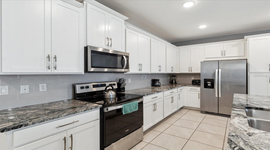 Kissimmee, Florida 34747, 5 Bedrooms Bedrooms, ,4 Bathroomsbathrooms,Residential,For Sale,Tropical Palms Circle,Mfro6307573