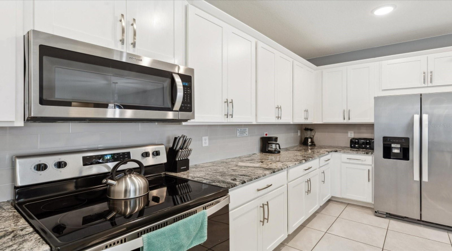 Kissimmee, Florida 34747, 5 Bedrooms Bedrooms, ,4 Bathroomsbathrooms,Residential,For Sale,Tropical Palms Circle,Mfro6307573