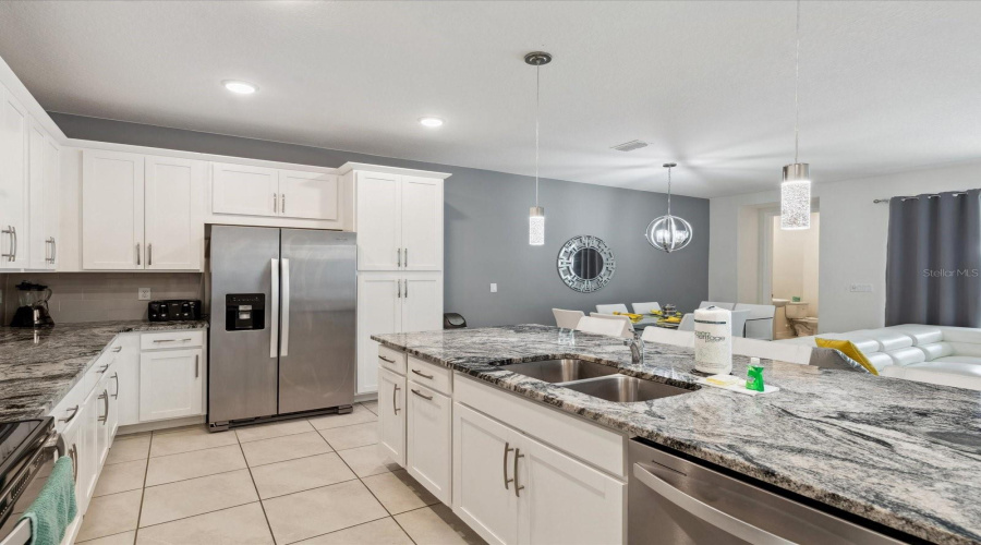 Kissimmee, Florida 34747, 5 Bedrooms Bedrooms, ,4 Bathroomsbathrooms,Residential,For Sale,Tropical Palms Circle,Mfro6307573