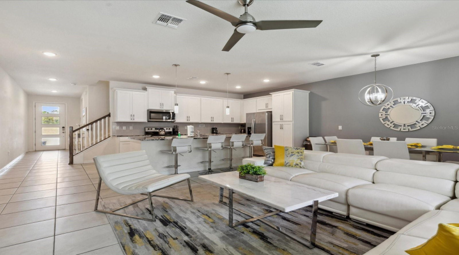 Kissimmee, Florida 34747, 5 Bedrooms Bedrooms, ,4 Bathroomsbathrooms,Residential,For Sale,Tropical Palms Circle,Mfro6307573