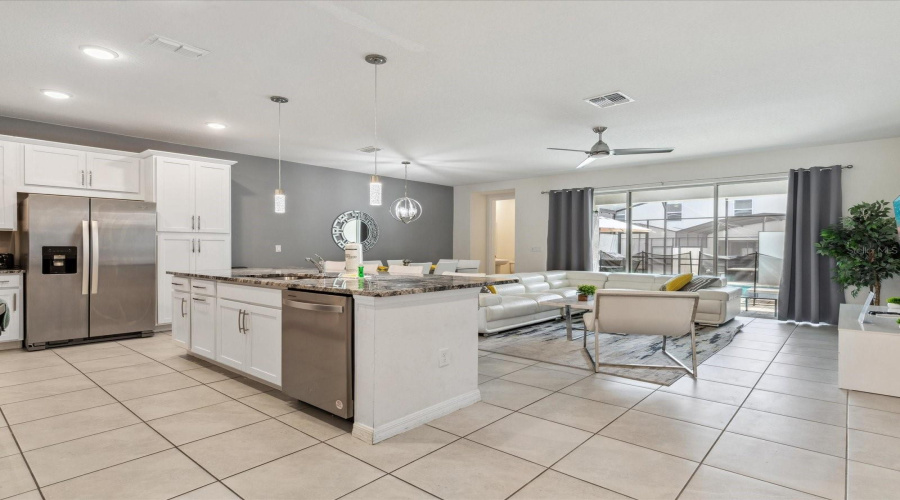 Kissimmee, Florida 34747, 5 Bedrooms Bedrooms, ,4 Bathroomsbathrooms,Residential,For Sale,Tropical Palms Circle,Mfro6307573