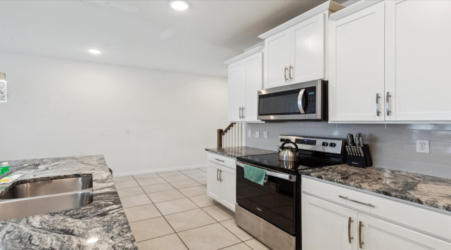 Kissimmee, Florida 34747, 5 Bedrooms Bedrooms, ,4 Bathroomsbathrooms,Residential,For Sale,Tropical Palms Circle,Mfro6307573