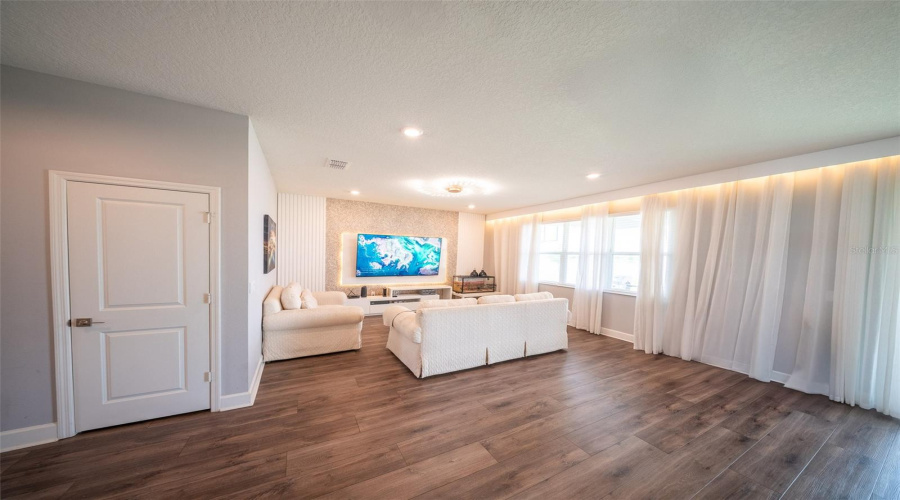 DAVENPORT, Florida 33896, 3 Bedrooms Bedrooms, ,2 BathroomsBathrooms,Residential,For Sale,PONTIFF,MFRO6306576