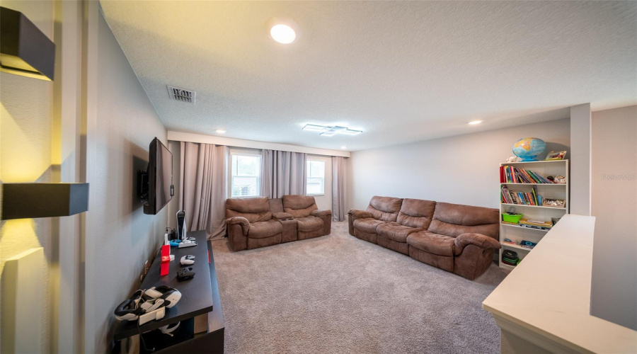 DAVENPORT, Florida 33896, 3 Bedrooms Bedrooms, ,2 BathroomsBathrooms,Residential,For Sale,PONTIFF,MFRO6306576