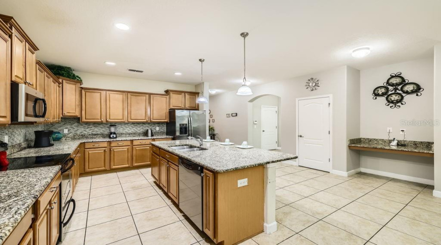 Kissimmee, Florida 34747, 6 Bedrooms Bedrooms, ,5 Bathroomsbathrooms,Residential,For Sale,Cuban Palm,Mfro6307351