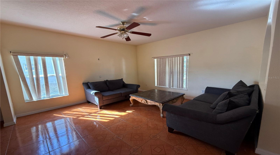 Kissimmee, Florida 34746, 4 Bedrooms Bedrooms, ,2 Bathroomsbathrooms,Residential,For Sale,Baykal,Mfro6305532