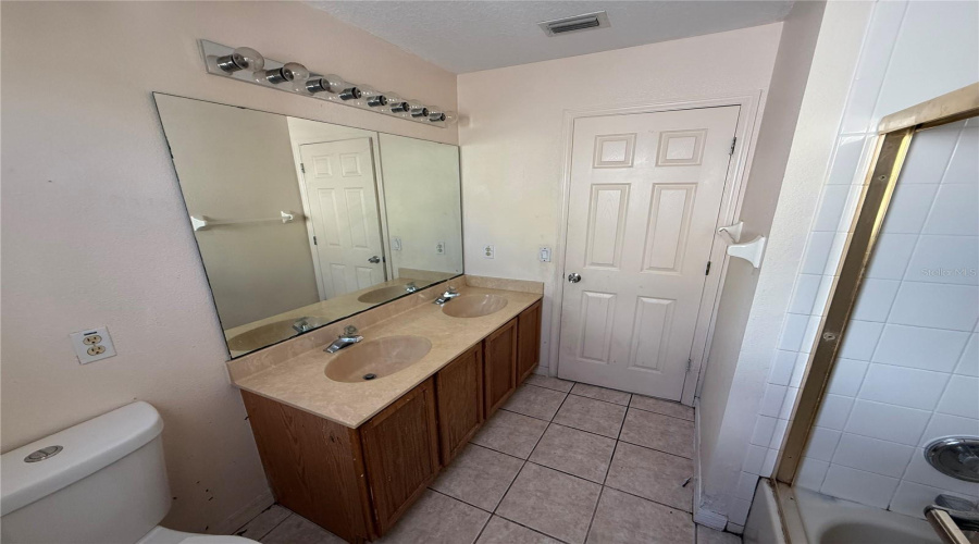 Jack And Jill Bathroom