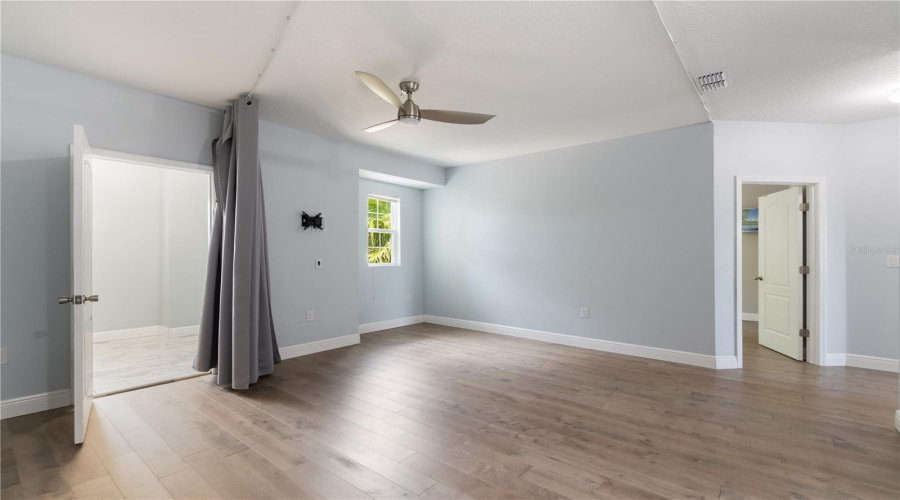 Loft/Laundry Room