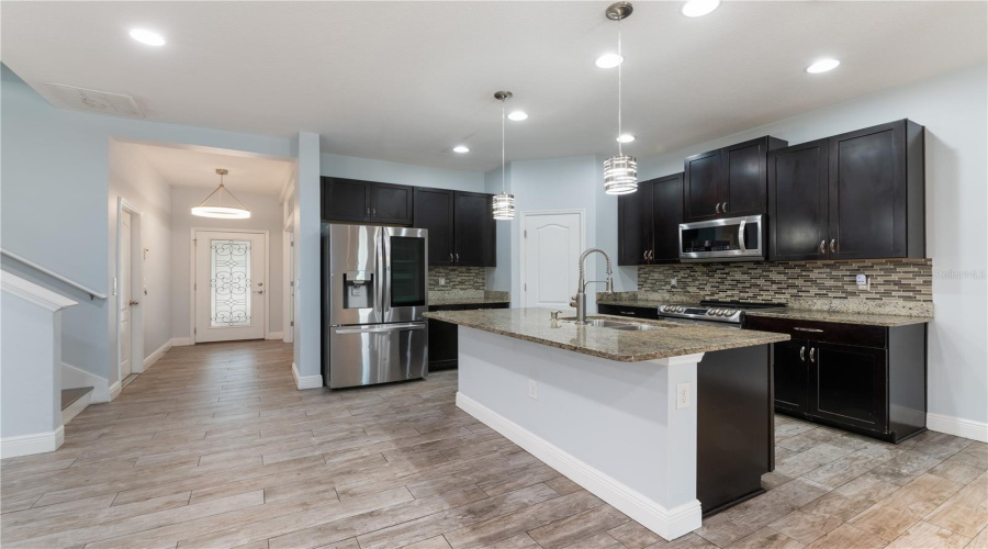 Kitchen/ Foyer