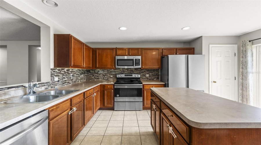 Davenport, Florida 33897, 3 Bedrooms Bedrooms, ,2 Bathroomsbathrooms,Residential,For Sale,Canna,Mfrtb8384624
