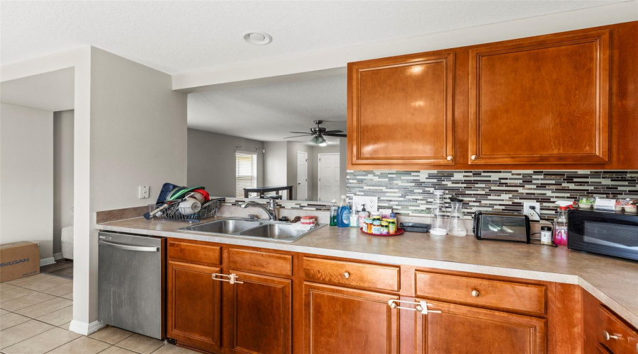Davenport, Florida 33897, 3 Bedrooms Bedrooms, ,2 Bathroomsbathrooms,Residential,For Sale,Canna,Mfrtb8384624