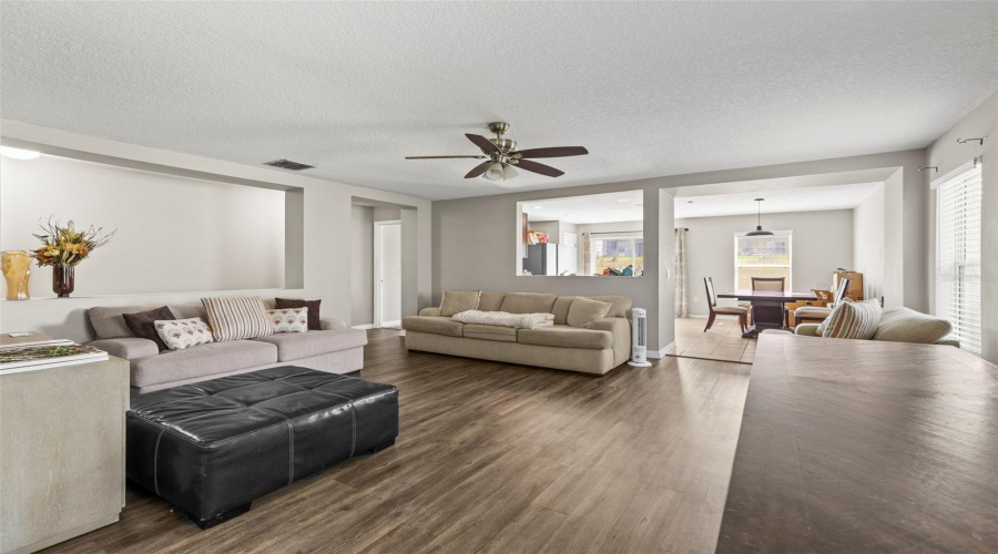 Davenport, Florida 33897, 3 Bedrooms Bedrooms, ,2 Bathroomsbathrooms,Residential,For Sale,Canna,Mfrtb8384624