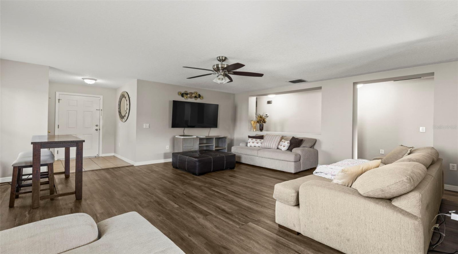 Davenport, Florida 33897, 3 Bedrooms Bedrooms, ,2 Bathroomsbathrooms,Residential,For Sale,Canna,Mfrtb8384624