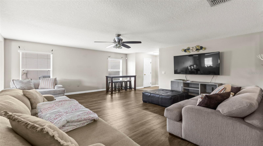 Davenport, Florida 33897, 3 Bedrooms Bedrooms, ,2 Bathroomsbathrooms,Residential,For Sale,Canna,Mfrtb8384624