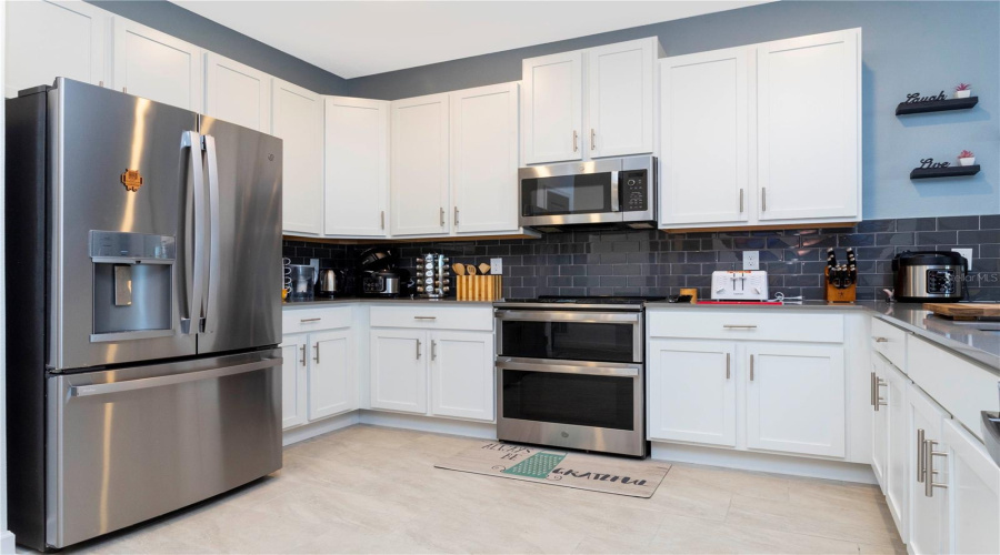 KISSIMMEE, Florida 34746, 9 Bedrooms Bedrooms, ,5 BathroomsBathrooms,Residential,For Sale,SIMILE,0,MFRO6307838