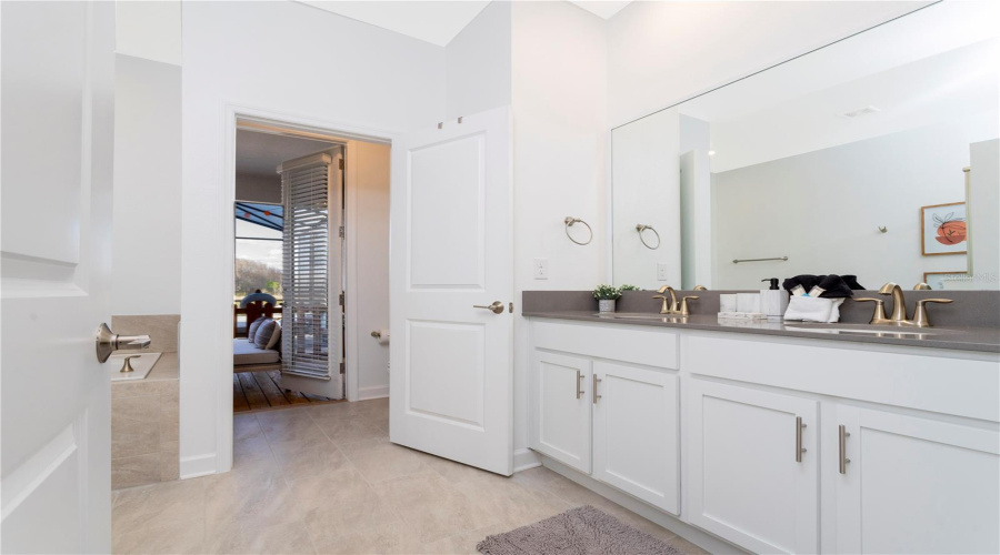 KISSIMMEE, Florida 34746, 9 Bedrooms Bedrooms, ,5 BathroomsBathrooms,Residential,For Sale,SIMILE,0,MFRO6307838